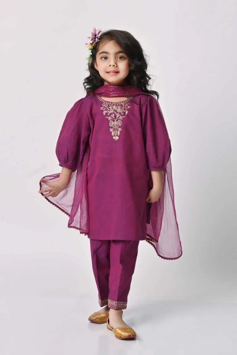 The Ultimate Guide to Choosing the Perfect Salwar Suit for Girls: Styles, Fabrics, and Occasions